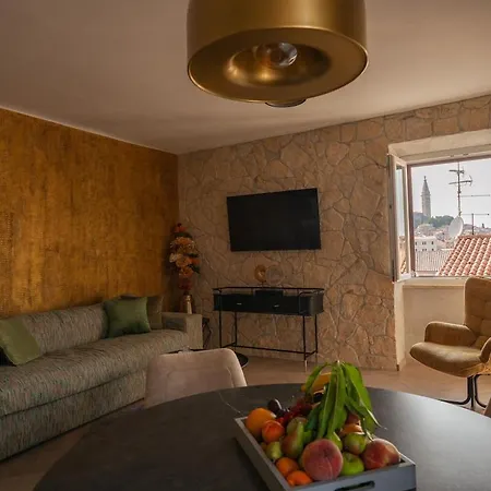 Sixta Seaview Apartment *